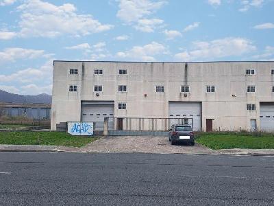 Nave industrial en Araia